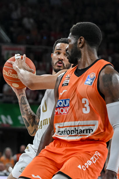 年巴萨出售 年巴萨出售