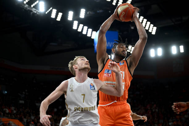 借助约基奇 借助约基奇